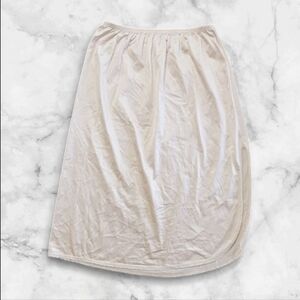 *1K Gilligan O Malley Half Slip Size Small 24" Long Tan Color Midi #02